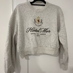 Abercrombie & Fitch Light Gray Sweatshirt